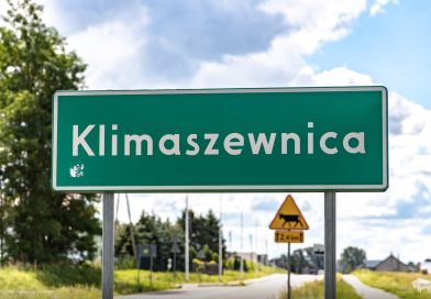 Wizyta władz województwa na remontowanej drodze w Klimaszewnicy